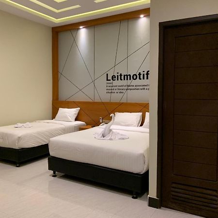 Bless Hotels Sintang Exterior photo