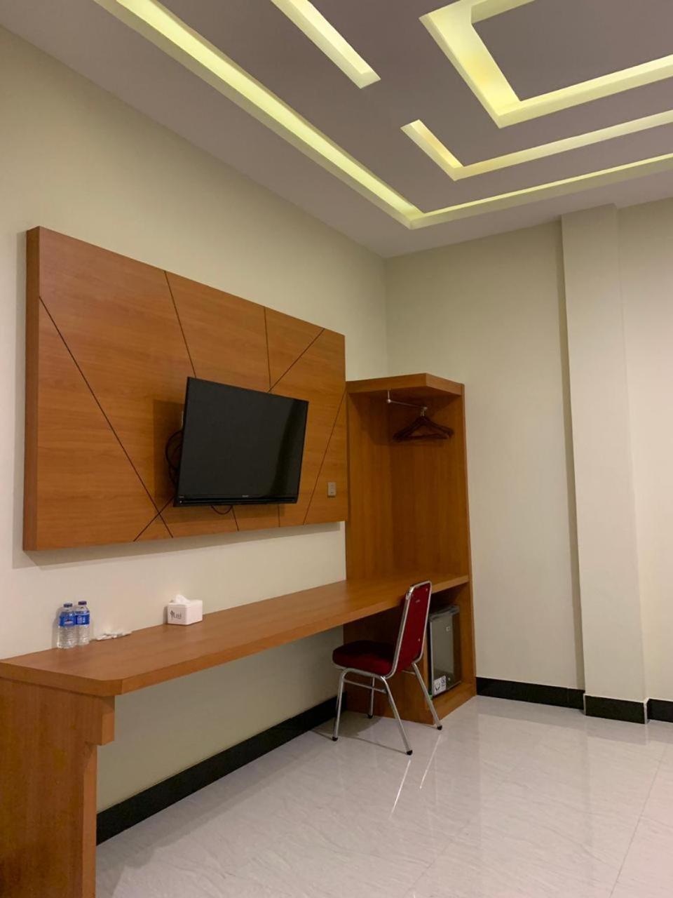 Bless Hotels Sintang Exterior photo